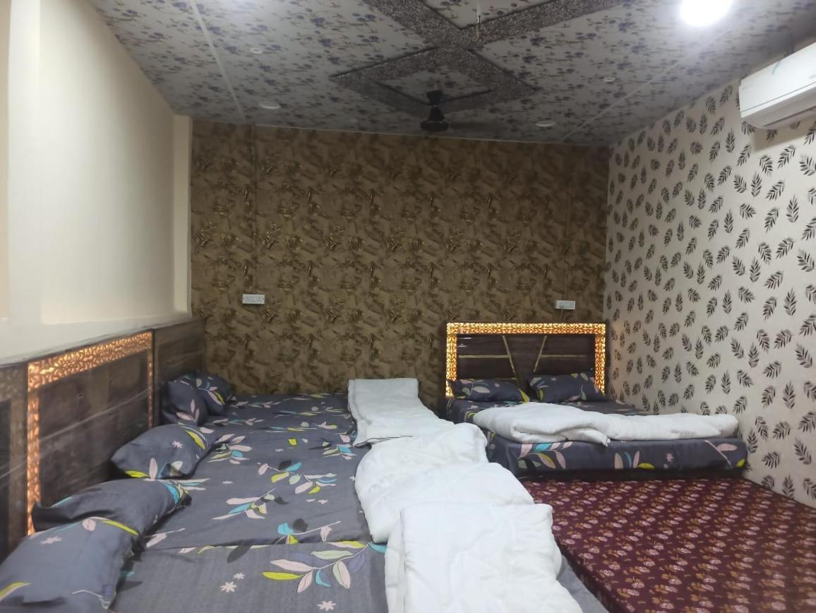Shree Kashi Govardhan Dham 호텔 우자인 외부 사진